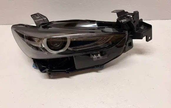 Mazda 6 Headlight/headlamp GRF551030