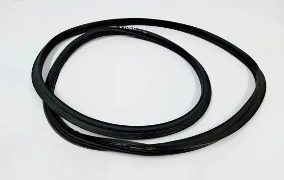 Opel Mokka B Trunk rubber seal (body) 