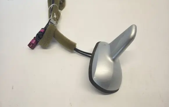 Mercedes-Benz E C207 W207 Aerial GPS antenna 2078201075