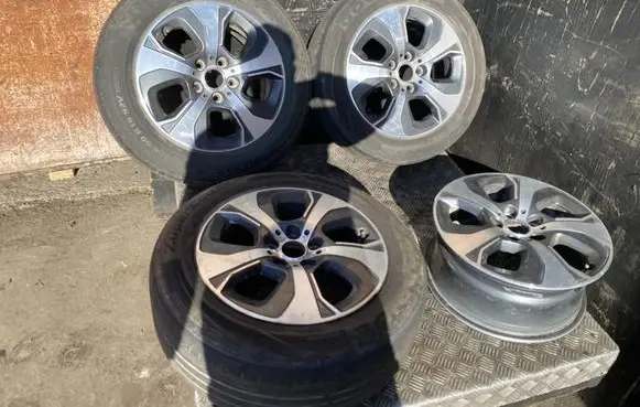 R16 alloy rim