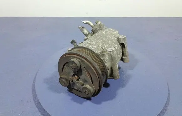 Ford Focus C-MAX Air conditioning (A/C) compressor (pump) 3M5H19D629KC