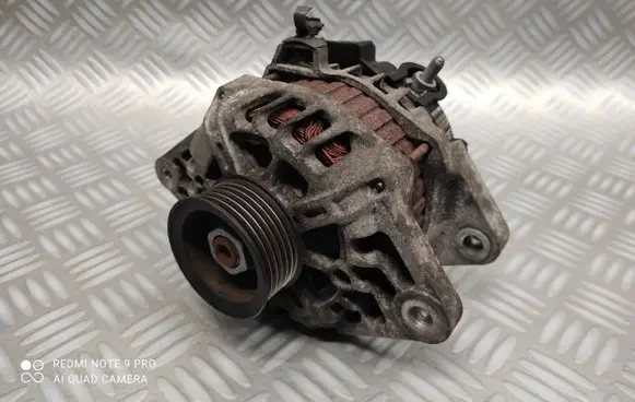 KIA Venga Generator/alternator 373002B300