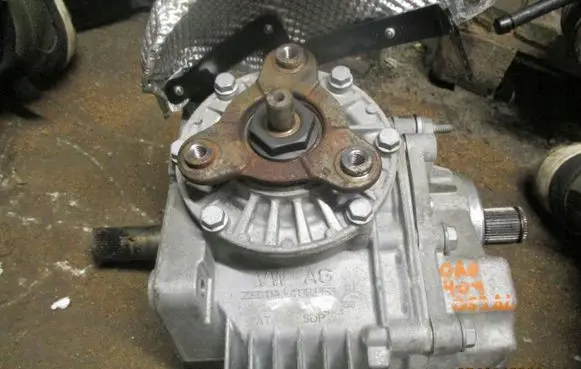 Skoda Fabia Mk1 (6Y) Gearbox transfer box case 0AG409053AL