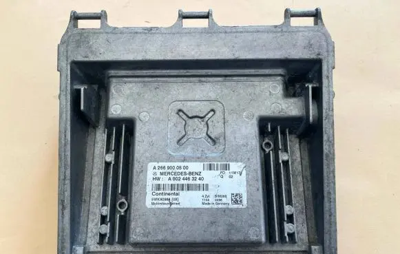 Mercedes-Benz B W245 Engine control unit/module ECU A2669000500 A0024463240