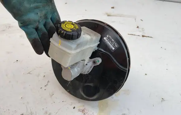 Dacia Dokker Brake booster 472106085R-B