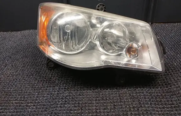 Chrysler Grand Voyager V Headlight/headlamp 300330001