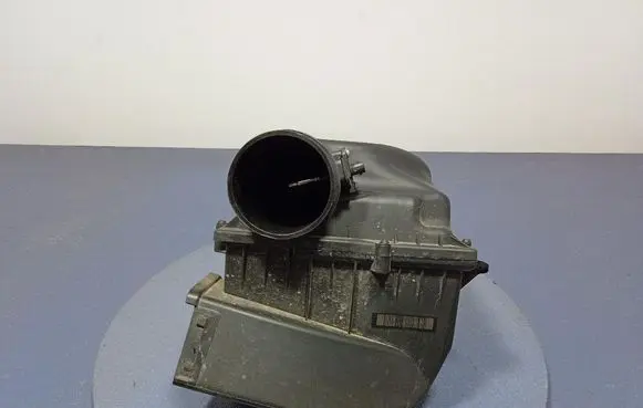 BMW X7 G07 Air filter box 7643301