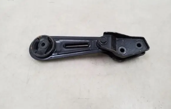 Nissan X-Trail T31 Engine mounting bracket