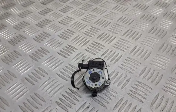 BMW 3 E46 Central body control module 8391382