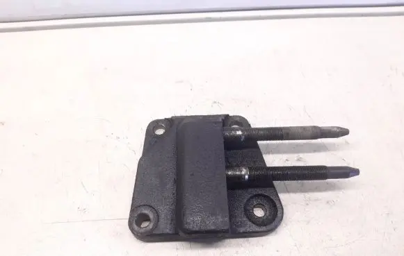 Honda Civic Engine mounting bracket