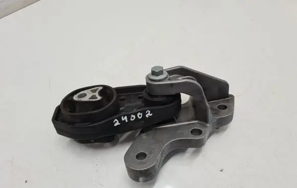 Ford Fiesta Engine mount bracket