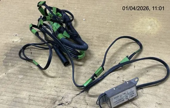 Mitsubishi Pajero Antenna control unit MR952907