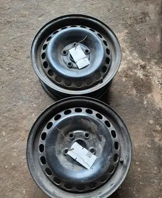 Volkswagen PASSAT B5 R15 winter tire ROADSTONE 19565R15