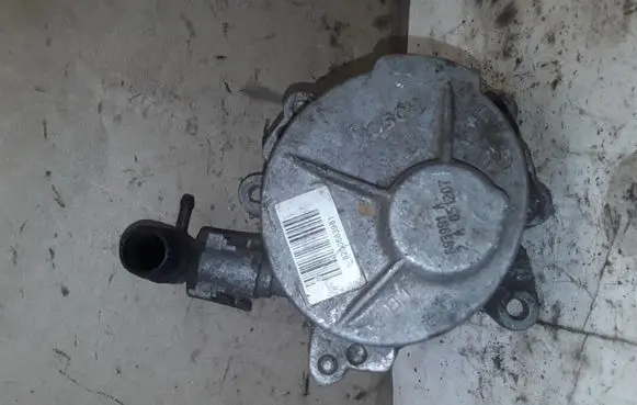 Renault Laguna III Vacuum pump 8200683981