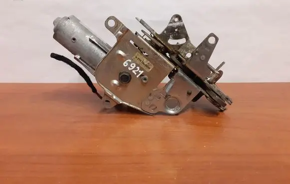 Mercedes-Benz E W210 Tailgate/trunk/boot lock/catch/latch 0390201678 6921