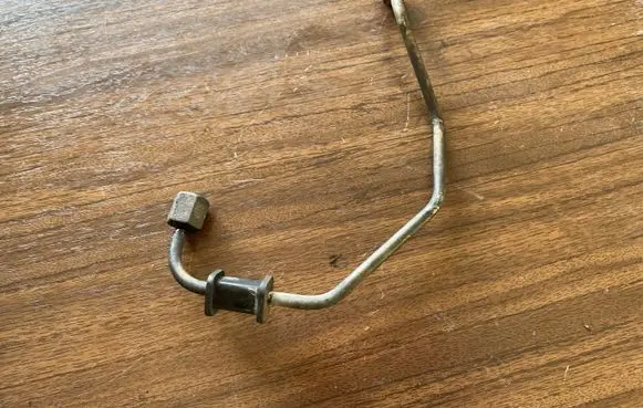 KIA Sorento Fuel line pipe