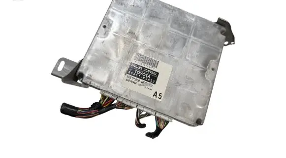Toyota Avensis T250 Engine control unit/module 8966105A52 1758004000 MB1758004000