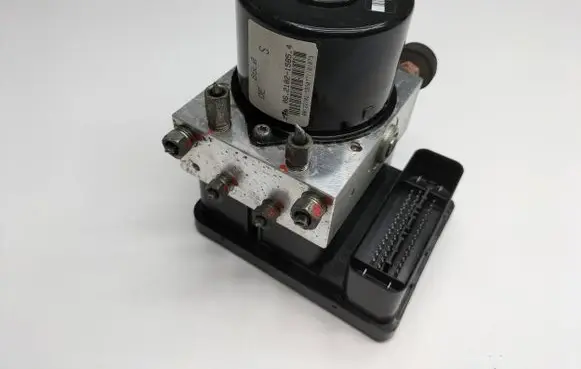 Suzuki Swift I ABS Pump 06.2109-5778.3 06.2102-1585.4 86L0