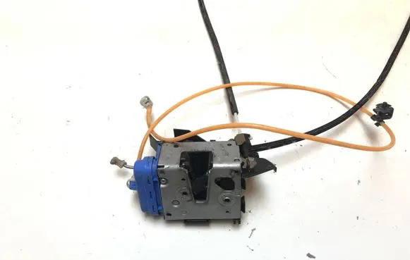 Audi A4 S4 B5 8D Rear door lock 8D0839015A