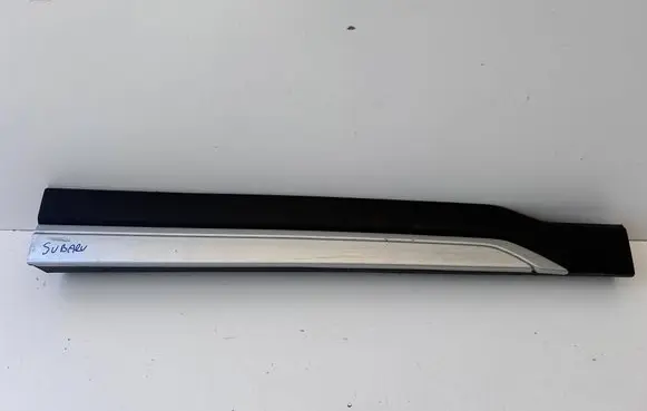 Subaru Forester SK Front door trim (molding) C16010236
