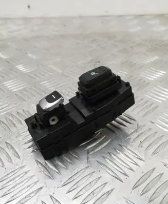 KIA Sportage Electric window control switch 93590F1020 QAJ6908