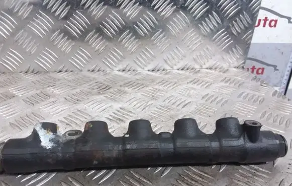 Toyota Avensis T220 Fuel main line pipe