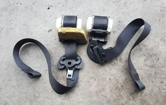BMW 3 E92 E93 Seat belt trim 