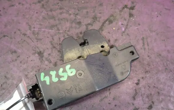 Citroen Xsara Picasso Tailgate/trunk/boot lock/catch/latch 