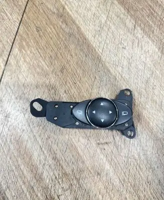 Mercedes-Benz E W211 Wing mirror switch 2118215779 03211035