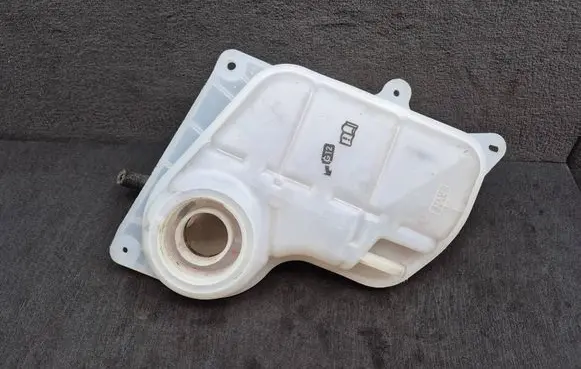 Audi A4 S4 B5 8D Coolant expansion tank/reservoir 8D0121403L 8D0121403F 8D0121403J