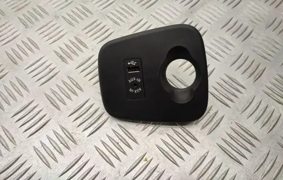 Mini One - Cooper F56 F55 USB socket connector 9270579 9266607