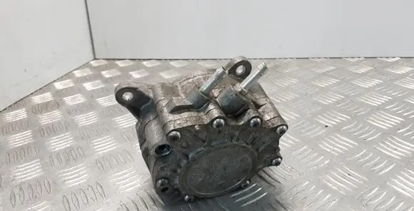 Audi A4 S4 B7 8E 8H Vacuum pump 03G145209C