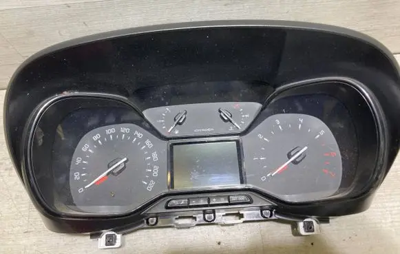 Speedometer (instrument cluster)
