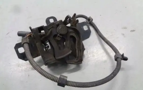 Volkswagen Golf IV Engine bonnet/hood lock/catch