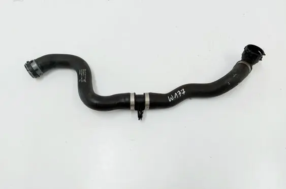 Engine coolant pipe/hose