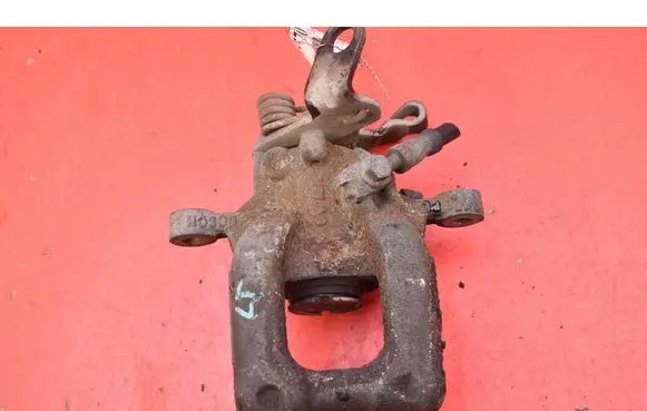 Volkswagen Touran II Rear brake caliper 