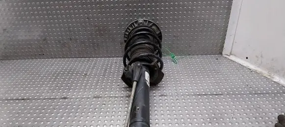 BMW 1 F20 F21 Front shock absorber/damper 6862171