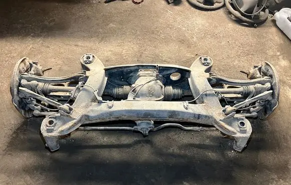 Mercedes-Benz C W203 Rear axle beam with reductor 