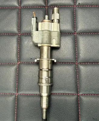 BMW 3 E90 E91 Fuel injector 7589048 758904811 10181010