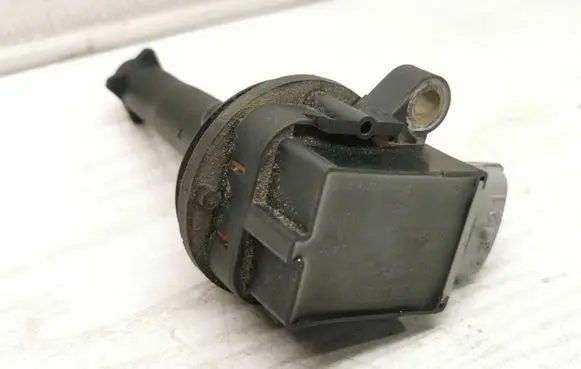 Volvo V70 High voltage ignition coil 30713417 12W095 0221604010