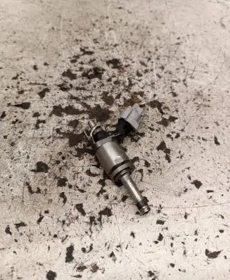 Nissan Qashqai Fuel injector H8201141604 70917