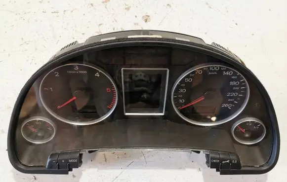 Audi A4 S4 B7 8E 8H Speedometer (instrument cluster) 8E0920901H