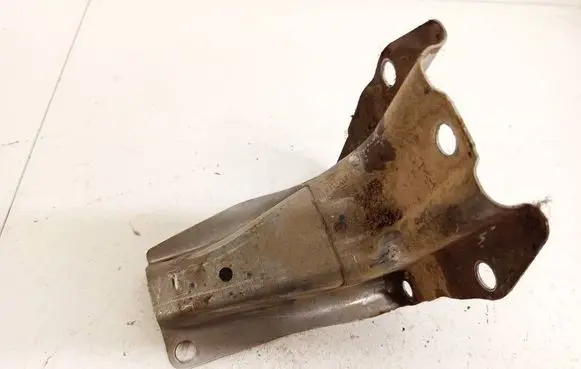 Honda FR-V Front bumper mounting bracket
