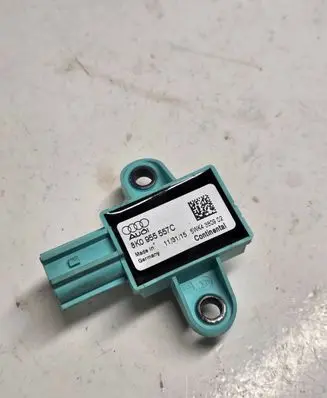 Audi Q7 4L Airbag deployment crash/impact sensor 8K0955557C