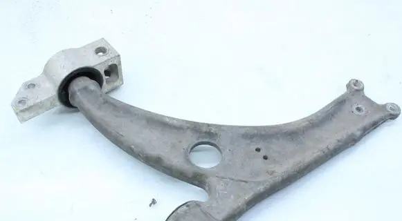 Volkswagen PASSAT B6 Front lower control arm/wishbone