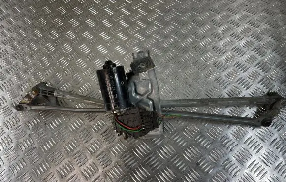 Audi A6 S6 C4 4A Front wiper linkage and motor