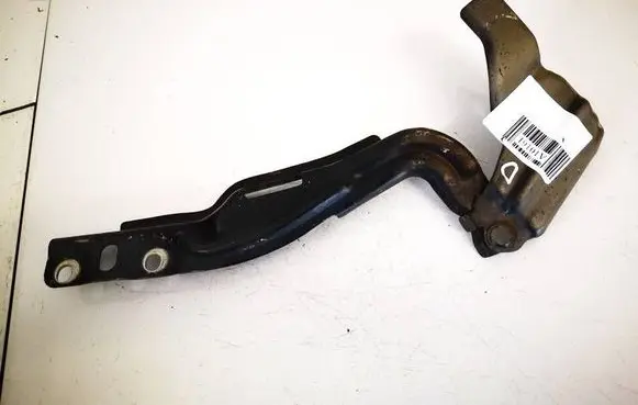 Engine bonnet/hood hinges