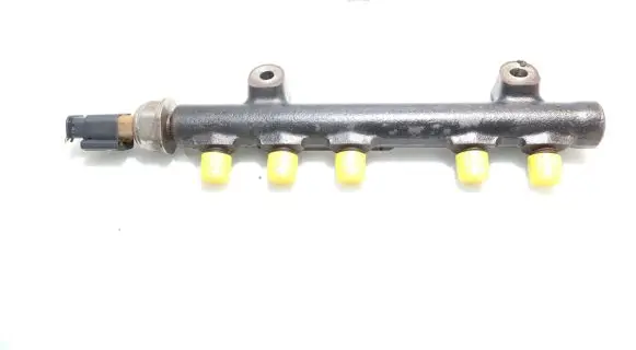 Ford Focus Fuel main line pipe