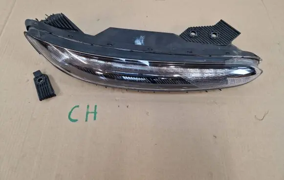 Hyundai Kona I Headlight/headlamp 92208-J9500