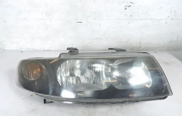 Seat Toledo II (1M) Headlight/headlamp 1M1941002B